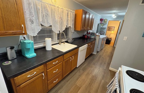 Bargersville House | Comfortable Stay on Smokey Row Road in Bargersville