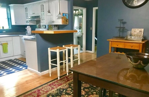 Fayetteville House | Charming Cottage Near New River Gorge with Family Amenities