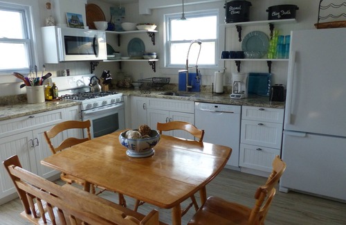 Newburyport Cottage | Charming Cottage Steps from the Beach with Ocean View