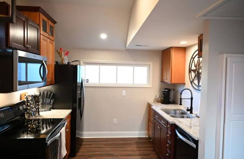 Greenville House | Inviting Cottage Steps from Downtown Greenville - Pet Friendly!