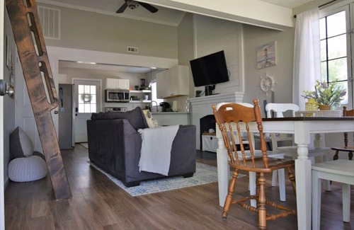 Huron House | Ideal Pet Friendly Retreat Steps from Rye Beach Park