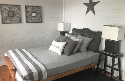 Breezy Point Cabin | Charming Cottage at Breezy Point with Oceanfront Views