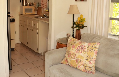 Governor's Harbour Cottage | Cozy Cottage, Walk to Spectacular Twin Coves Beach