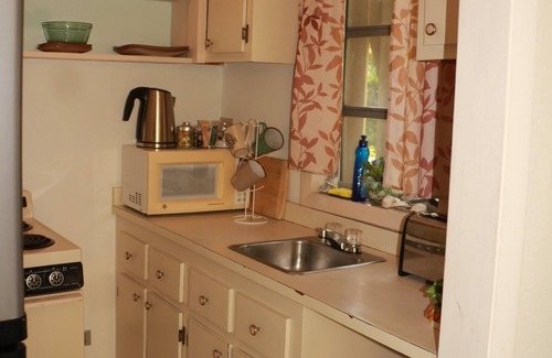Governor's Harbour Cottage | Cozy Cottage, Walk to Spectacular Twin Coves Beach