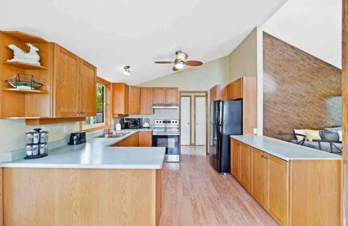 Ramara Cottage | Cozy Cottage on Lake Simcoe with Family-Friendly Amenities
