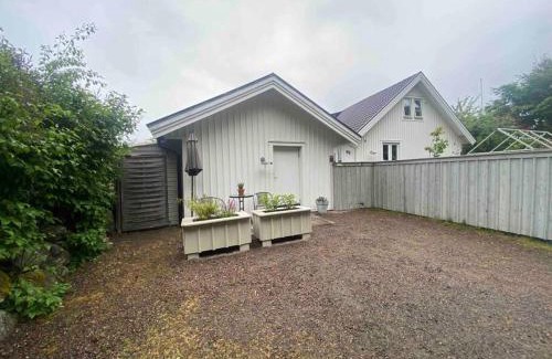 Traslovslage House | Charming Oceanfront Cottage Near Varberg with Great Views