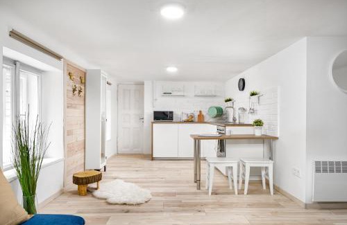 Ujlipotvaros Apartment | Bright Cosy Cottage: Child-Friendly Apartment in Downtown
