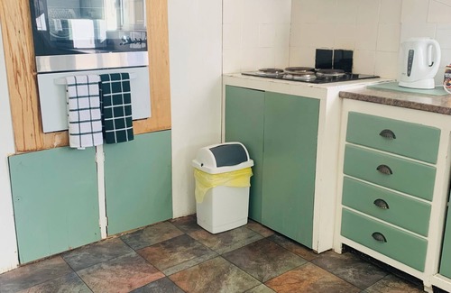 Tatiara House | Inviting Cottage Near Amenities, Pet and Family Friendly