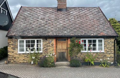 Raa Cottage | Charming Beachside Cottage for Families - 10/10 Guest Rated