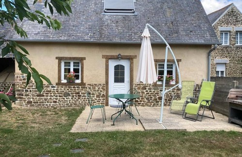 Saint-Pair-sur-Mer Cottage | Cozy Gite Saint-Pair-sur-Mer: Perfect for Couples' Retreat
