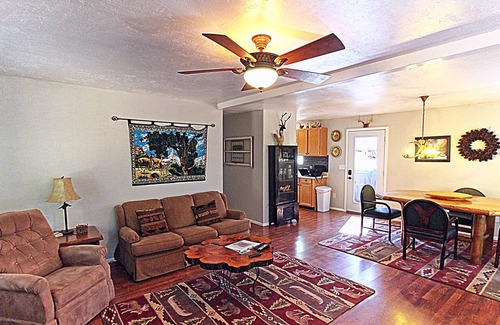 Strawberry Cottage | Charming Cottage Retreat in Peaceful Forest Neighborhood