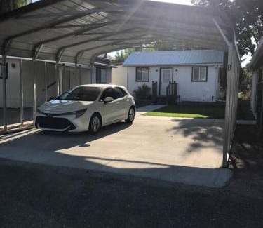 Kimberly House | Charming Cozy Cottage House B with Child-Friendly Amenities