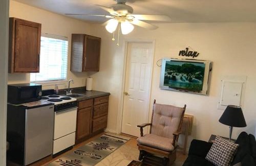 Kimberly House | Charming Cozy Cottage House B with Child-Friendly Amenities