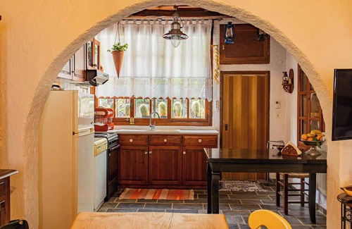 Makrilia Cottage | Charming Cottage Near Beaches, Perfect for Family Getaways