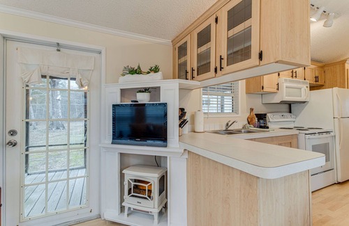 Monteagle Cottage | Inviting Cottage Retreat in Monteagle with Full Kitchen