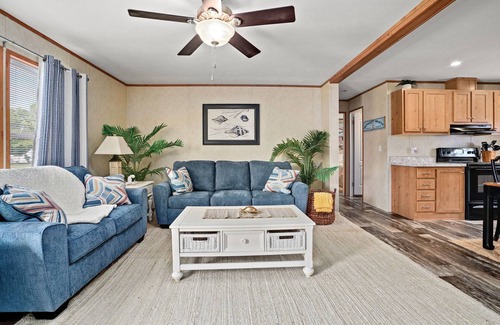 Cedar Neck House | Charming Ocean View Cottage Steps from Bethany Beach