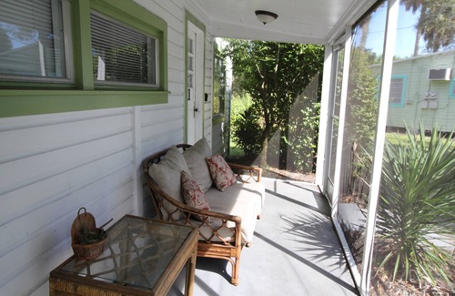 St. Lucie Village Cottage | Inviting Cottage on Indian River Lagoon with Ocean View