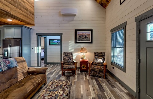 Clarkesville Cottage | Inviting Cottage in the Blue Ridge Foothills - 10/10 Rating