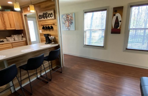 Webberville Cottage | Inviting Country Cottage with Hot Tub, 20 Minutes from Austin