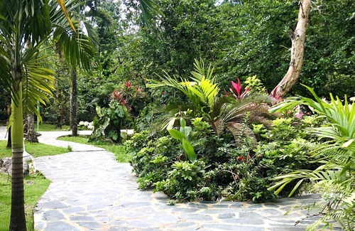 Bonao Villa | Serene Cottage Escape Surrounded by Nature's Beauty