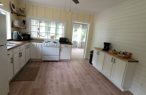 Glenn Cottage | Tranquil Cottage Retreat with Private Lake Access