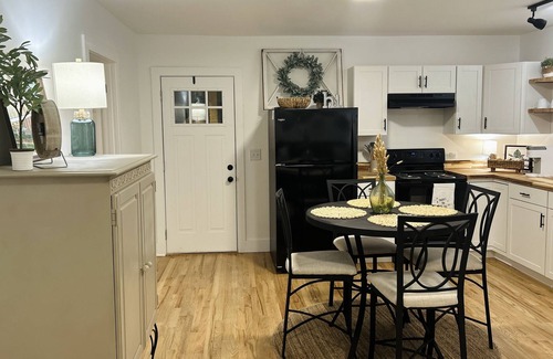 Milledgeville Cottage | Charming Cottage Steps from Downtown Milledgeville