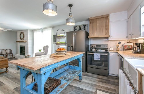Franklin House | Inviting Cottage Retreat on Mini Farm in Franklin, TN
