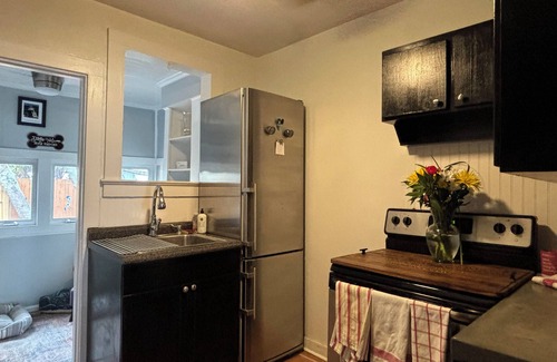 Indian River Bluff Cottage | Charming Cottage Close to Beaches and Arts District!