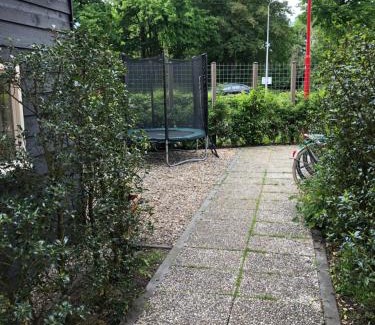 Utrecht Bed & Breakfast | Cozy Cottage: Pet-Friendly Retreat with Breakfast & Hot Tub