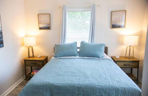 Jacksonville Beach House | Charming Cottage Steps from the Ocean - Pet and Child Friendly