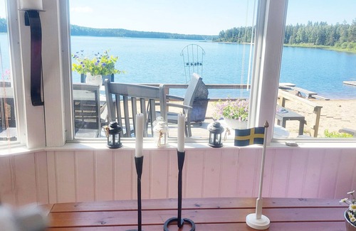 Hestra Ski Chalet | Cozy cottage on a lakeside plot outside Gislaved | SE05083
