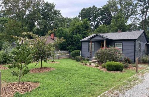 North Charlotte House | Cozy Cottage on Food Forest in the Heart of Charlotte