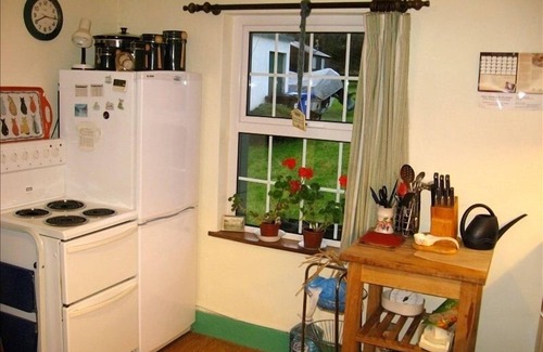 Ballyvaughan Cottage | Charming Cottage on Galway Bay with Scenic Sea Views