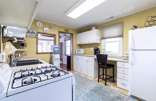 McFarland Cottage | Idyllic Cottage Retreat with Spa & Lake Views on Kegonsa