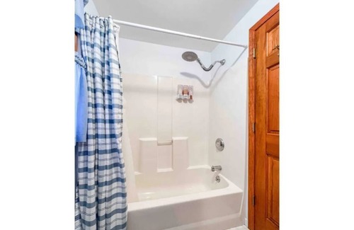 Gaylord Cottage | Cozy cottage on Otsego Lake