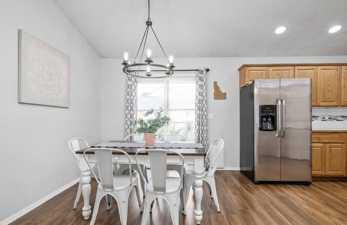 Nampa House | Pet-Friendly Cottage: Family Retreat with Top Amenities