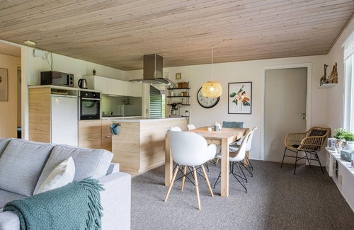 Falen House | Ideal 6-Person Holiday Home in Hemmet with Breakfast