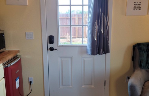 Sequim Apartment | Relax at Wise Old Owl Garden Retreat Cottage with Pool & Breakfast