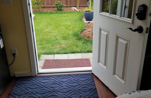 Sequim Apartment | Relax at Wise Old Owl Garden Retreat Cottage with Pool & Breakfast