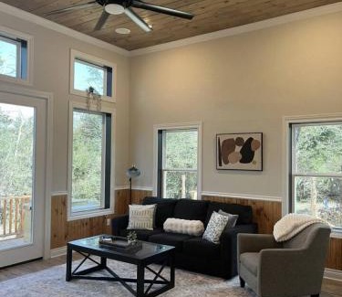 Cedar Creek House | Cozy Cottage Retreat in Nature