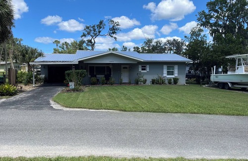 Crystal River House | Relaxing River House Retreat with Kayaks & Pool Access
