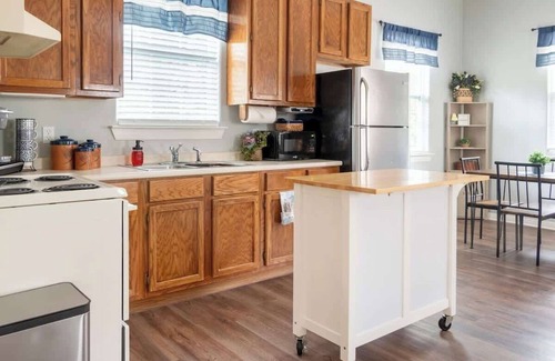 Waco Cottage | Cozy Cottage Summary: