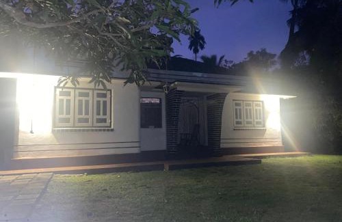 Tangalle Villa | Charming Tangalle Cottage with Pet-Friendly Amenities