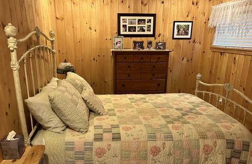 Gladwin Cabin | Charming Ocean View Cottage - Perfect for Families