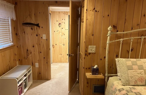 Gladwin Cabin | Charming Ocean View Cottage - Perfect for Families