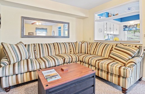 Roach House | Cozy Cottage-Waterfront-A Perfect Place to Escape