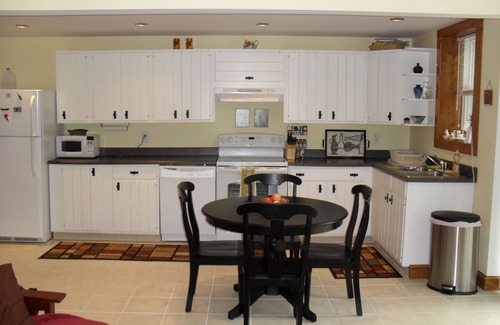 Valois Cottage | Scenic Cottage with Sunset Views & Kayaks - Rated 9.8/10