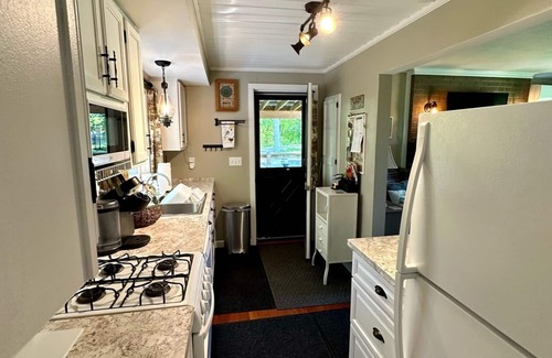 Waterport Cottage | Charming Cottage with River Access & Pet-Friendly Amenities