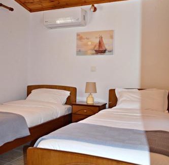 Mavrata House | Charming Cottage Retreat with Garden and Olive Grove