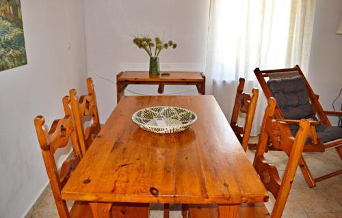 Mavrata House | Charming Cottage Retreat with Garden and Olive Grove